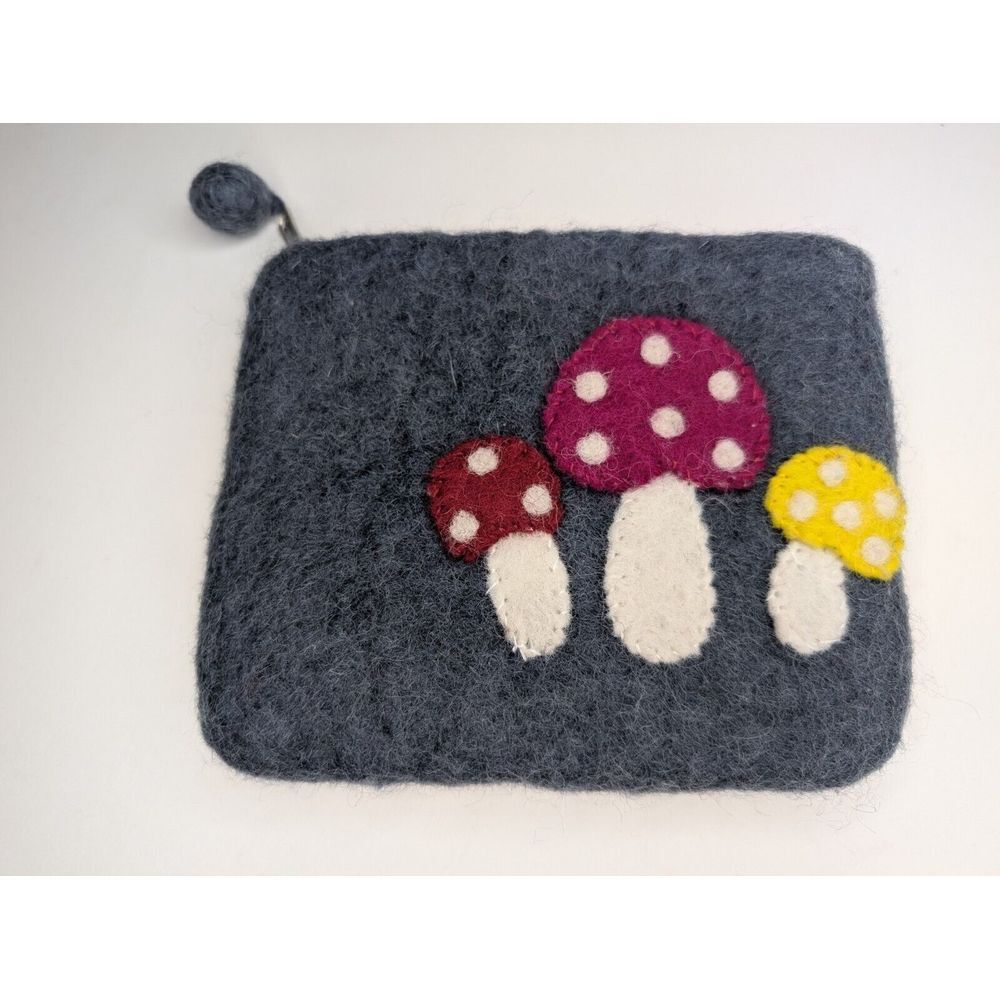 BNB 100% Wool Zipper Bag‎ Coin Purse Gray Mushrooms Colored